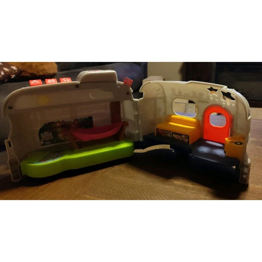 Mattel 2021 release, AIRSTREAM Style Toy Trailer, Lights Up, Plays Music Camper